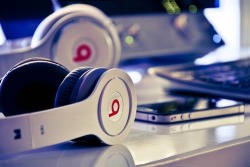 replacementbattery:  Would you like to buy such a cool beats by dre for cheap? Now go to Headphonebus.com, and you will get a 10% off code HBUS20121026. 