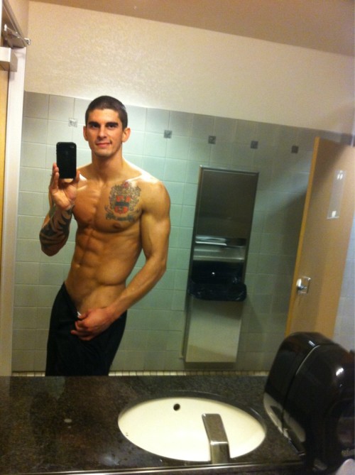 gaytaddicted:  (via Tyler Torro on Guys with iPhones)