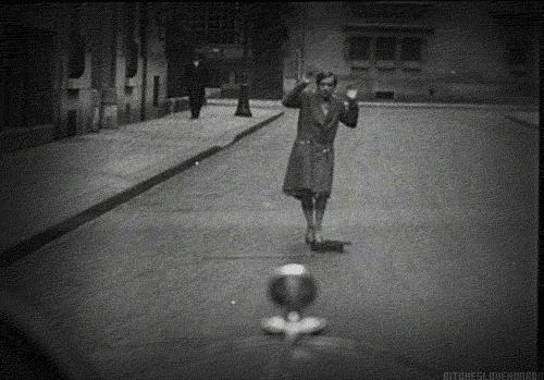 frenchtwist:  via bitcheslovehorror: Un chien andalou, Luis Buñuel, 1929