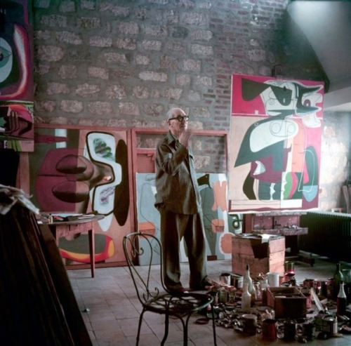 Le Corbusier in his painting studio
http://pinterest.com/pin/505247651915298876/