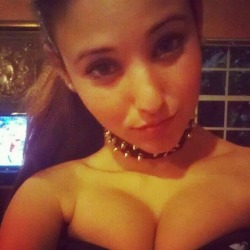 epicbate:  Angie Varona cleavage