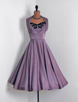 bluerosevintage:  1950’s Vintage lilac