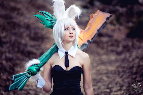 israelinking:Awesome Riven cosplay by Zerina