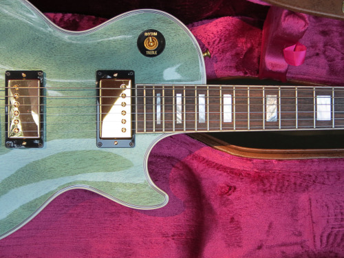 guitarlust:  Les Paul Custom in TV Inverness Green.