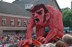 sdelabelle:  linrenzo:  thatswhatashsaid:  the-absolute-funniest-posts:  evanedinger: FLOWER SCULPTURES PARADE IN ZUNDERT, NETHERLANDS Bloemencorso, the annual parade of flowers in Zundert. Despite the relatively small nature of Zundert (a small town