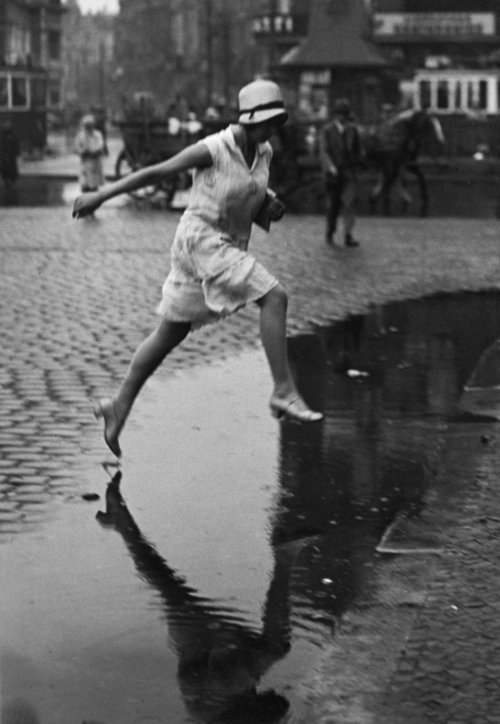 lostsplendor:  Through Puddles: 1920s (via) 