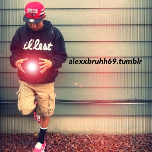 freshkidd-andii:  If you want more followers: † Follow this DOPE ▲SS blog †.  † And Subscribe to his facebook† † And follow his twitter † 