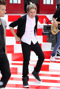 paulways-watching-1d:  Niall - Today show 13/11/12 