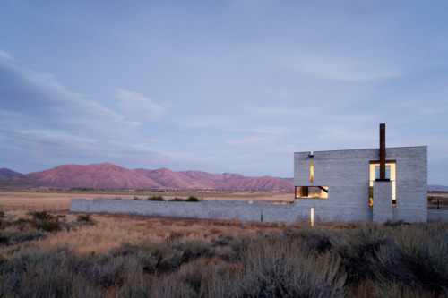 manchannel:  Outpost by Tom Kundig 