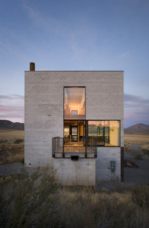 manchannel:  Outpost by Tom Kundig 