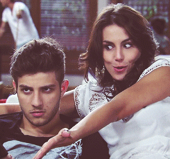 reb3ldemania:  Forever reblog, muito apego nessa cena *-* 