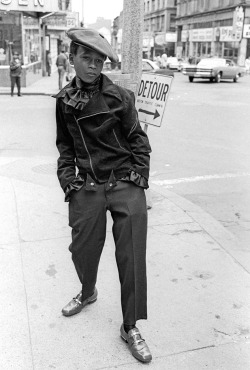 toninetica:  Wanna be pimp, 10 am, Washington St. Boston, MA. 1968 Photo by Jerry Berndt 