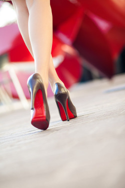 amaster:  Heels are hot, but the background