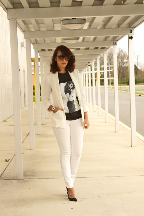 the-streetstyle:WINTER WHITE &amp; YO GIRLvia fashionbananas