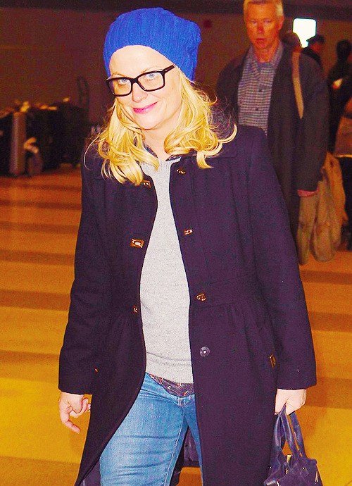 amypoehler:Amy Poehler arriving at JFK Airport in New York City - 13/11/12