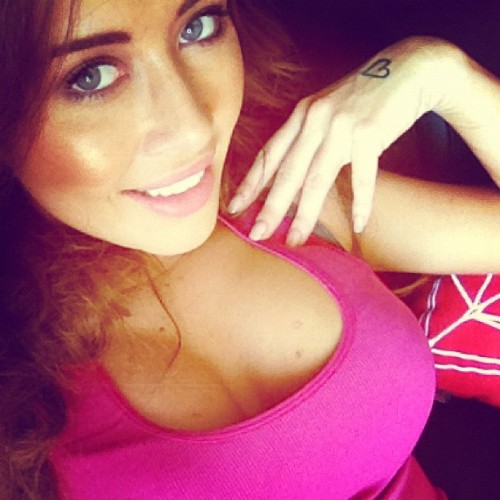 FOLLOW FOR MORE HOT GIRLS DAILY @ Girlzyouwillnevermeet.tumblr.com