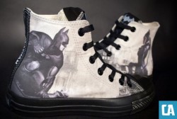 fashiontipsfromcomicstrips:  ComicsAlliance’s New Custom Batman Converse: ‘Arkham City’ Sneakers! [link] As part of its DC Comics x Converse’s Fall/Winter collection, shoemaker Converse launched itsnewest Design Your Own DC Comics Chuck Taylor