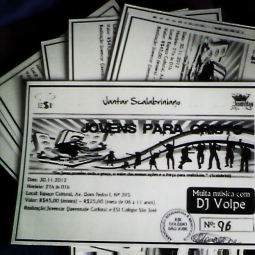 Gente, ja estou vendendo ingressos para a Noite Scalabriniana… quem quiser, me procura na escola (sou do 8°A) ou me chama no chat do facebook (: