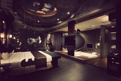 eli-victoria: sailorramen: My room I want to renovate my house to be something like this!