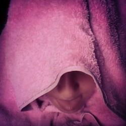 Indo tomar banho&hellip; adios #towel #pink  #shower #girl