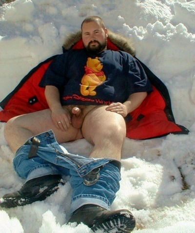 cigarpervdad:  dufus45678:  Beautiful!!! I’d like to warn him up !  S 