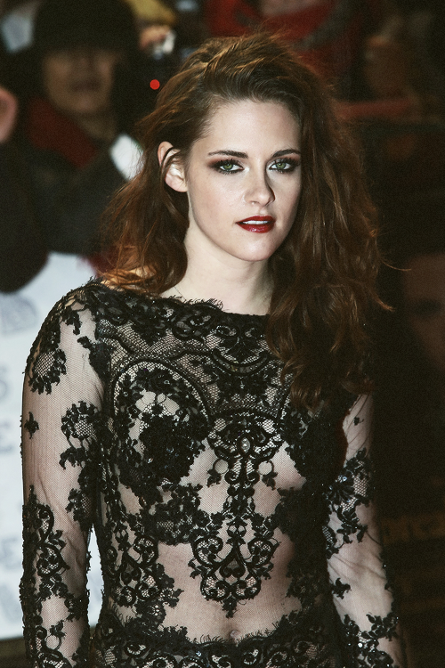 starjumps-blog: Kristen Stewart | The Twilight Saga ‘Breaking Dawn Part 2’ UK Premi