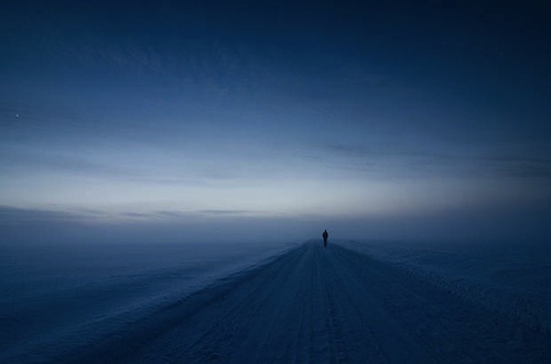 indefenseofart:  Finnish photographer Mikko Lagerstedt’s photo series titled ‘Edge’