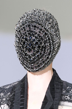 girlannachronism:  Maison Martin Margiela fall 2012 couture details 