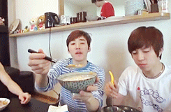 ahhyo:  Just your average morning in the U-KISS’ Japan dorm. 