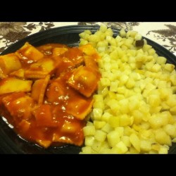 The meals I eat at home have gotten ghettoer and more bizarre 😜 #onedollarmeals #hashbrowns #raviolis #ghettogirl