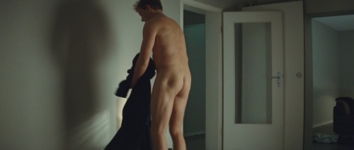 nakedmalecelebs1: Devid Striesow in Three (2010)
