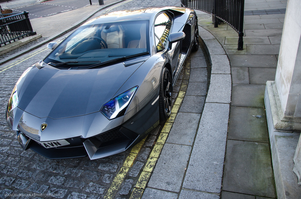 automotivated:  Sunday Morning… (by Manuel Magaña) 