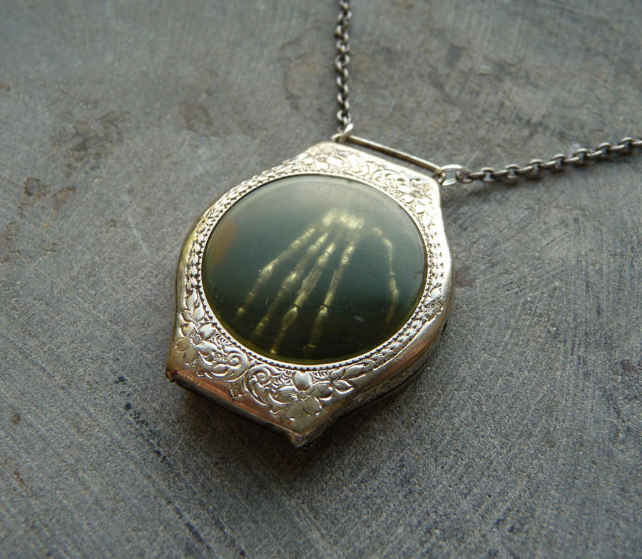 sosuperawesome:  Jewellery by JM Gershenson-Gates on Etsy 