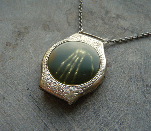 sosuperawesome:  Jewellery by JM Gershenson-Gates on Etsy 