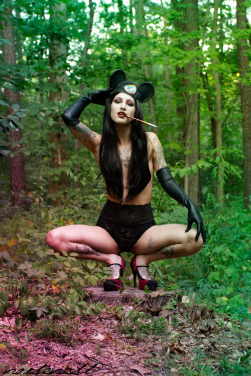 katkalashnikov:  photographer: noisenest model: kat kalashnikov black lace girdle: crash trash designs MUA by Porcelain 