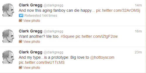 lywinis:THIS JUST HAPPENED I AM SCREAMINGI think I may have burst into tears.Just a little.I waaaant