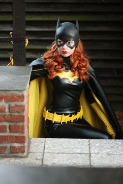 girlsofcosplay:  knightess-rouge:  Investigation! Photography by Janet Drake Costume by Knightess-Rouge  Uh oh, Joker better watch out. Batgirl is on his tail. 
