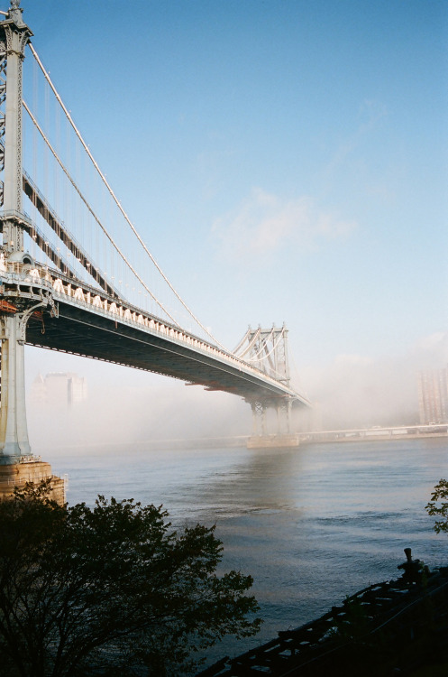 Foggy Manhattan Bridge 