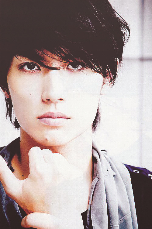 psychotic-ism:  Haruma Miura (三浦 春馬 ) n. #8 Nacionalidade: Japonês Idade: 22 Profissão: Ator e cantor. Motivo pelo qual o escolhi: Eu estava procurando (desesperadamente) por um Hot Asian Boy japonês… e o achei ^-^ , e pesquisando, fiquei