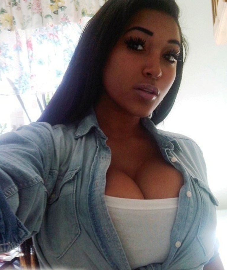 mrnonameneeded:  badbroads:  http://badbroads.tumblr.com/ TJ’s Bad Broads: The #