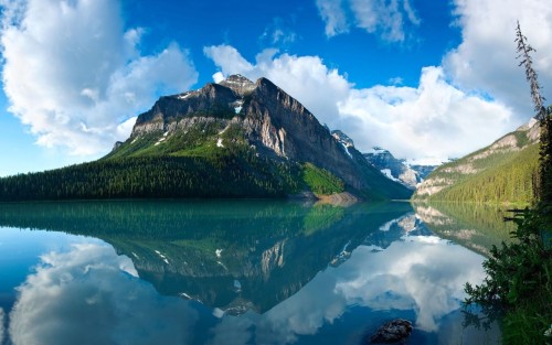 Lake Louise, Alberta, Canada http://wallbase.cc/search/tag:51596 http://wallbase.cc/search/tag:11156 http://en.wikipedia.org/wiki/Lake_Louise,_Alberta