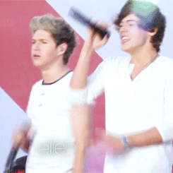 colormenarry-deactivated2015082:  Narry during WMYB 