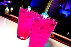 alicetemise:  hotpink drinks 