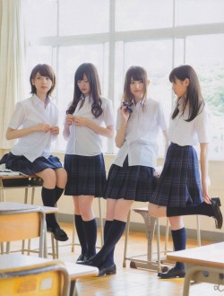 seifuku:  (via [MAG] FRIDAY 2012.8.17 / Nogizaka46′s