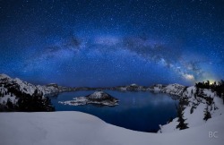 magicalnaturetour:  Crater Lake National Park at night by Ben Canales :) 