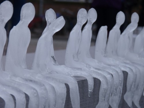 zitterberg:  Huge numbers of seated figures were made out of ice by Brazilian artist Néle Azevedo. Installations involving the ice figures last until the final miniature has melted.