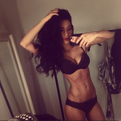 naomikfofe:  Can I have her body right now… puhlease? 