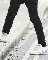 harryxzayn:  3/∞ reasons to why harry is my favorite.   ↳ His ‘pigeon toes’