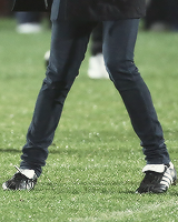 harryxzayn:  3/∞ reasons to why harry is my favorite.   ↳ His ‘pigeon toes’