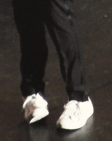 harryxzayn:  3/∞ reasons to why harry is my favorite.   ↳ His ‘pigeon toes’